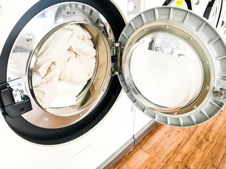 敷きパッドの洗濯頻度は？夏と冬それぞれどのくらい？簡単な洗濯方法は？